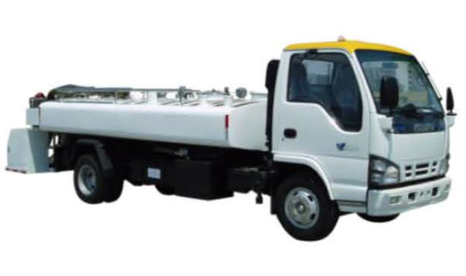 XLH5070GWSZ飞机污水车（内燃式）